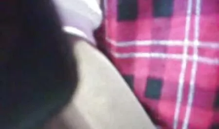 Cazzo duro cagna con il dito nella figa videi pornografici gratis pelosa