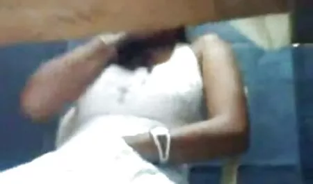 Sexy Martina si film porno gratis di donne vecchie masturba in riva al mare