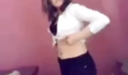 Bianco babies seduta su superiore di video di lesbiche gratuiti Il nero pene con lei vagina