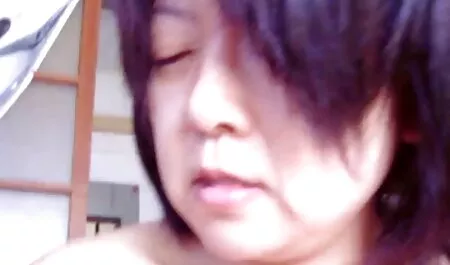 Una giovane bruna mostra video porno gratuito amatoriale il suo fascino