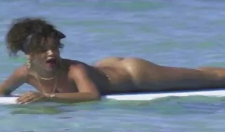 L'uomo lentamente mettere il suo pene nella bruna guardare gratis film porno