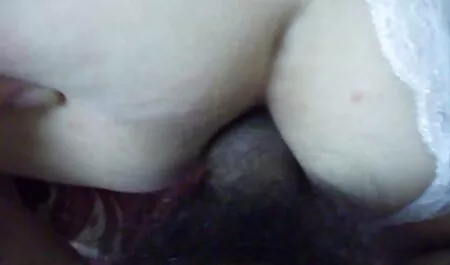 Seducente videoporno trans gratis ragazza con bel corpo