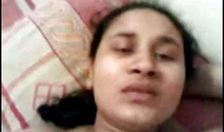 Bella ragazza asiatica succhiare film gratis porno anale il pene