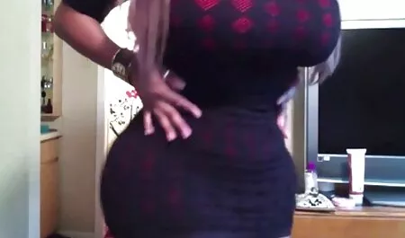 Slave ragazza giovane giocare con i giocattoli del sesso con i loro video pirno gratuito proprietari