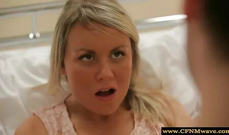 Bella donna con donne sexi video gratis i vestiti in soft touch vagina