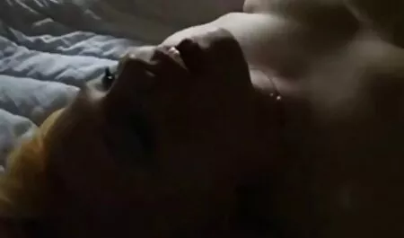 Gotico ragazza dimostrare video sessuali gratuiti corpo nudo