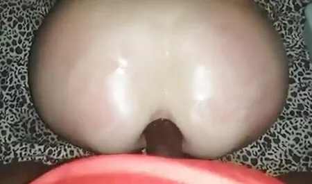 Avvitando la video gratis di sesso sfrenato moglie nel culo e drenare lo sperma