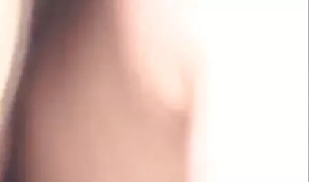All'uomo piace che tutto sia bello nelle vicinanze, quindi il lavoro dello steward non solo donne mature italiane video gratis con il sudore sulla fronte, ma anche con la vagina.