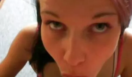 Marinka ha porno gratis da vedere l'amuleto davanti alla telecamera