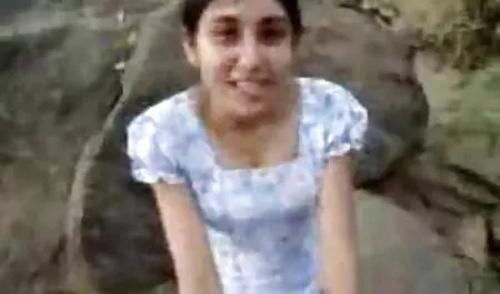 Una visione gratis video porno giovane ragazza contorto il suo culo seguire la musica