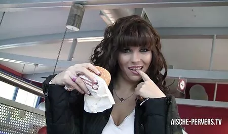 Una ragazza con una figa pelosa succhia e scopata in anale video porno donne con animali gratis