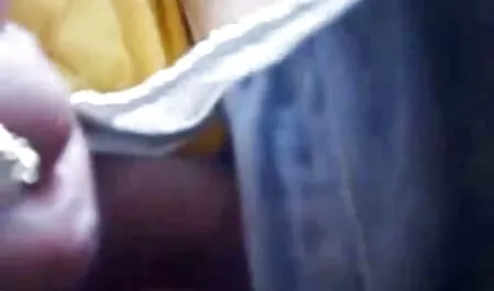 La bruna chiaramente superato se stesso, non solo indossa collant neri e più sottile fino a quando alto come il suo seno, ha anche fumato e inserire il libero nella video porno amatoriale free vagina.