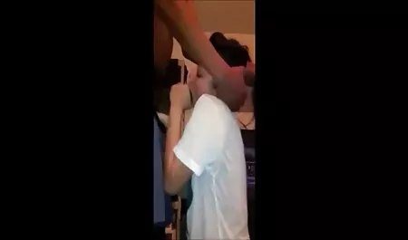 Piantato nei bulloni spessi I filmati pornografici gratis