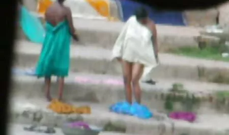 Puttana succosa succhiare video hard gratis casalinghe il cazzo a bordo piscina