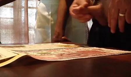 Babe succhia 2 cazzi video di zoofilia gratis e ottiene culo scopata