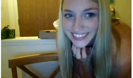 Una cagna con una video hard gratis mature vagina trafitto cazzo se stessa con un dildo