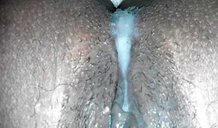 Che cagna incollaggio lei capezzoli e carezze video hard nonne gratis lei micio