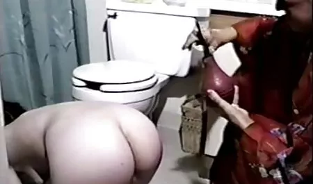 Bellissimo ragazza Fanculo se stessa filmati ard gratis con dita e estremità con un schizzo