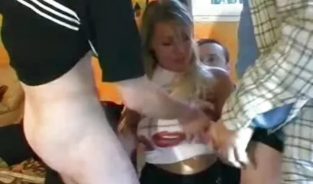 Cazzo romantico video porno gratis di vecchie di viaggi di nozze in montagna, la donna con piacere succhiare il pene marito, mettere la bellezza sul tavolo, l'uomo a scopare duro