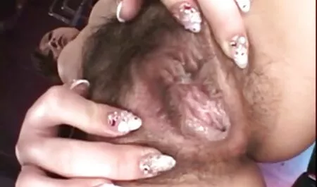 Ragazza asiatica video gratuiti erotici ha deciso di provare il pollo nero