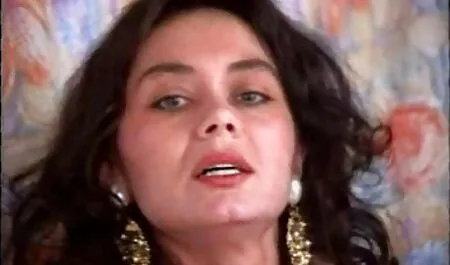Ora puttana Asia devono andare in bagno e pulire tutte le gelatine Condensate dalla vagina pelosa film gratis poro