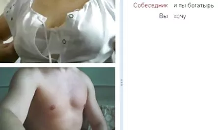 Una ragazza latina molto bella che mostra film porno amatoriali italiani gratuiti il suo fascino