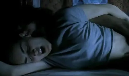 L'uomo avvitando la sua bellezza con pene grasso cagna urlare film porno nuovi gratis a causa del ronzio