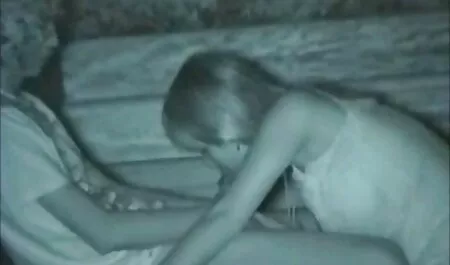 Gambe sexy madre masturbandosi un pene di grandi dimensioni film porno gratis da scaricare