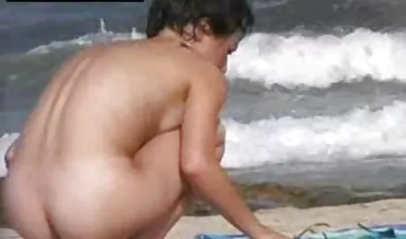 Dopo scopata hard sexy Christina, l'uomo rimuovere il grasso filmpornogratuito di pollo e sperma nella sua figa