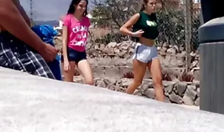 Bruna mostra il suo culo sulla musica e filme xxx gratis video accarezzare la sua vagina