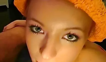 Chiama i vicini per una tazza di caffè, una madre matura video hard nonne gratis seduce un uomo e la Scopa a letto
