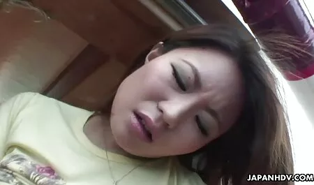 Madre troia giocando con la sua vagina davanti video hard per adulti gratis alla telecamera