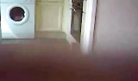 La donna dai Capelli rossi cagna gocciolante video incesti italiani gratuiti cera nel suo petto
